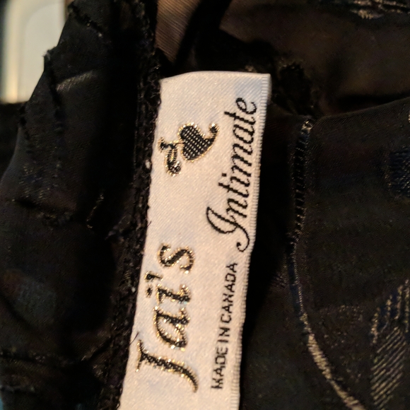 Intimates - Picture 6 of 6